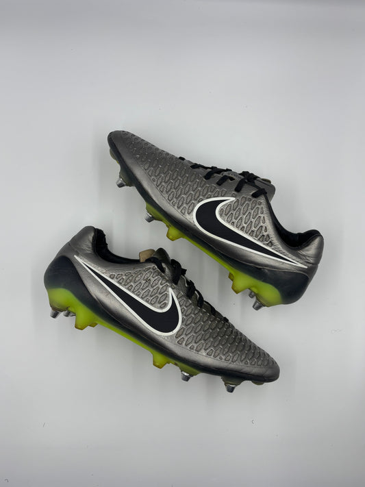 Nike Magista Opus