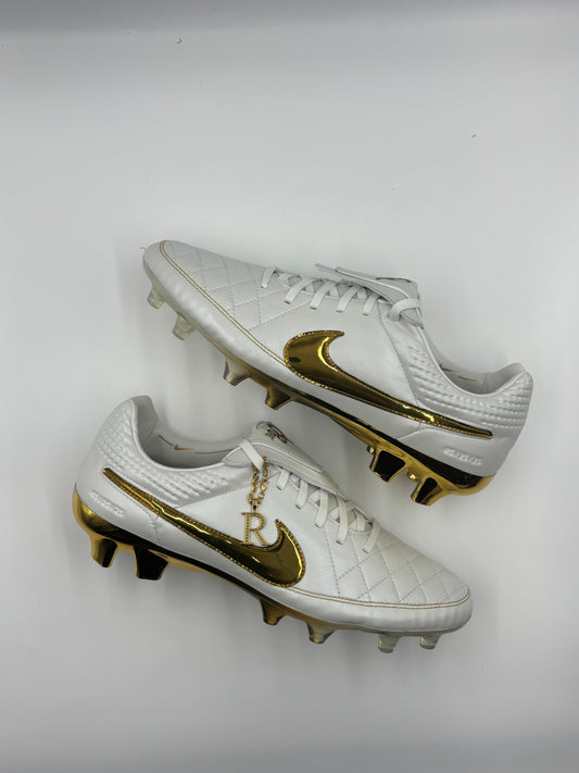 Nike Tiempo Legend R9 Remake