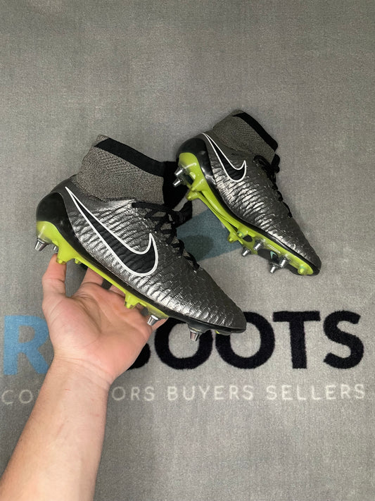 Nike Magista Opus