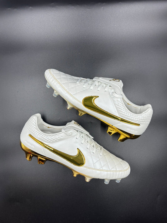 Nike Tiempo Legend R9