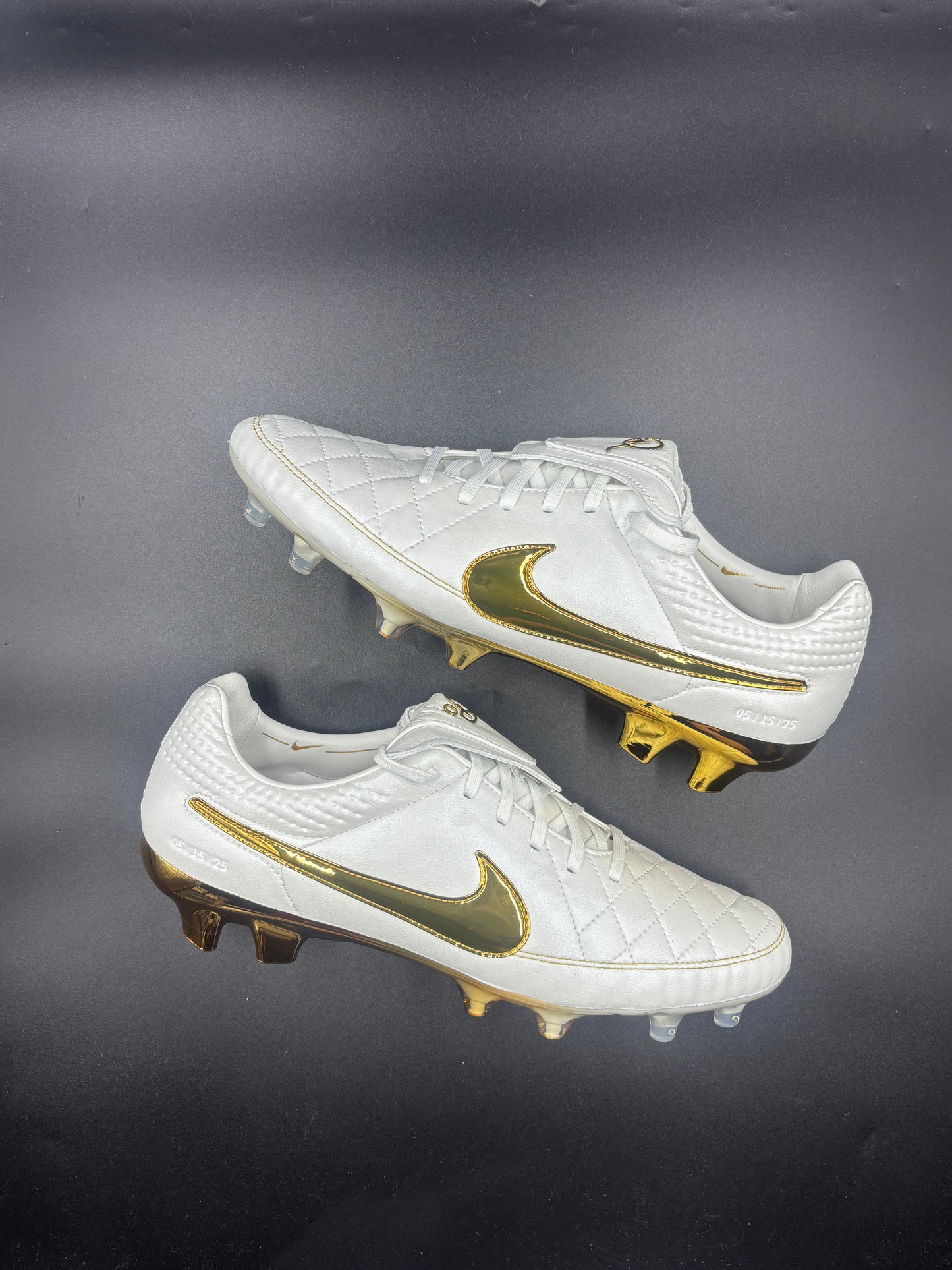 Nike Tiempo Legend R9 Remake