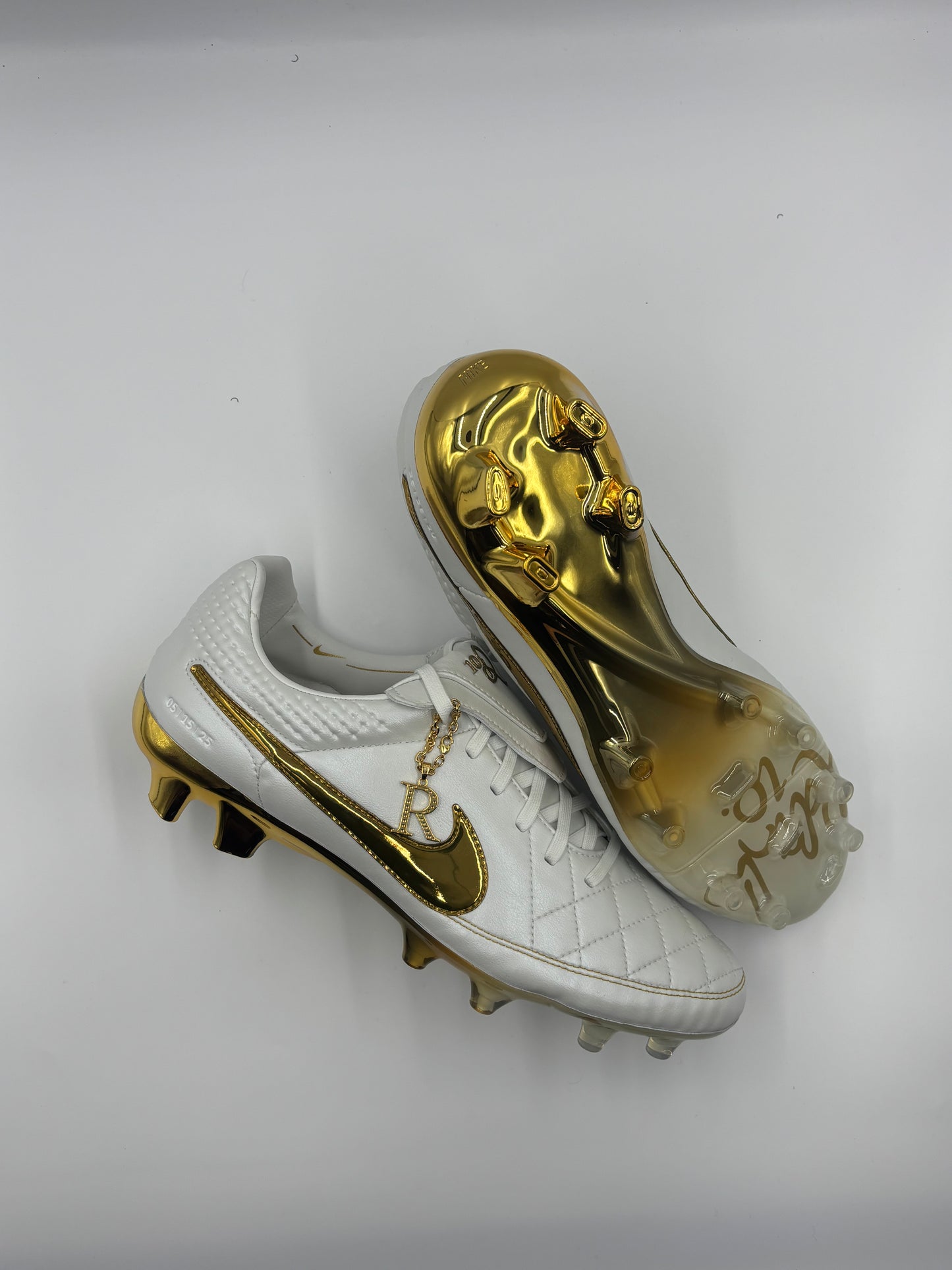 Nike Tiempo Legend R9 Remake