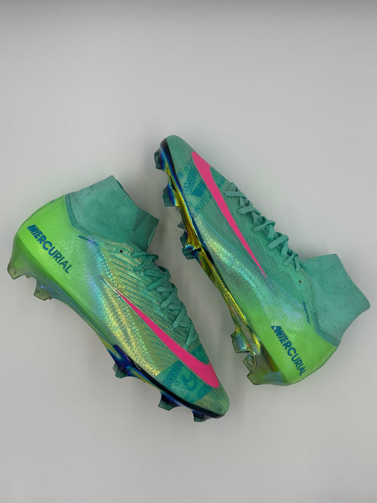 Nike Mercurial Superfly Crimson 2