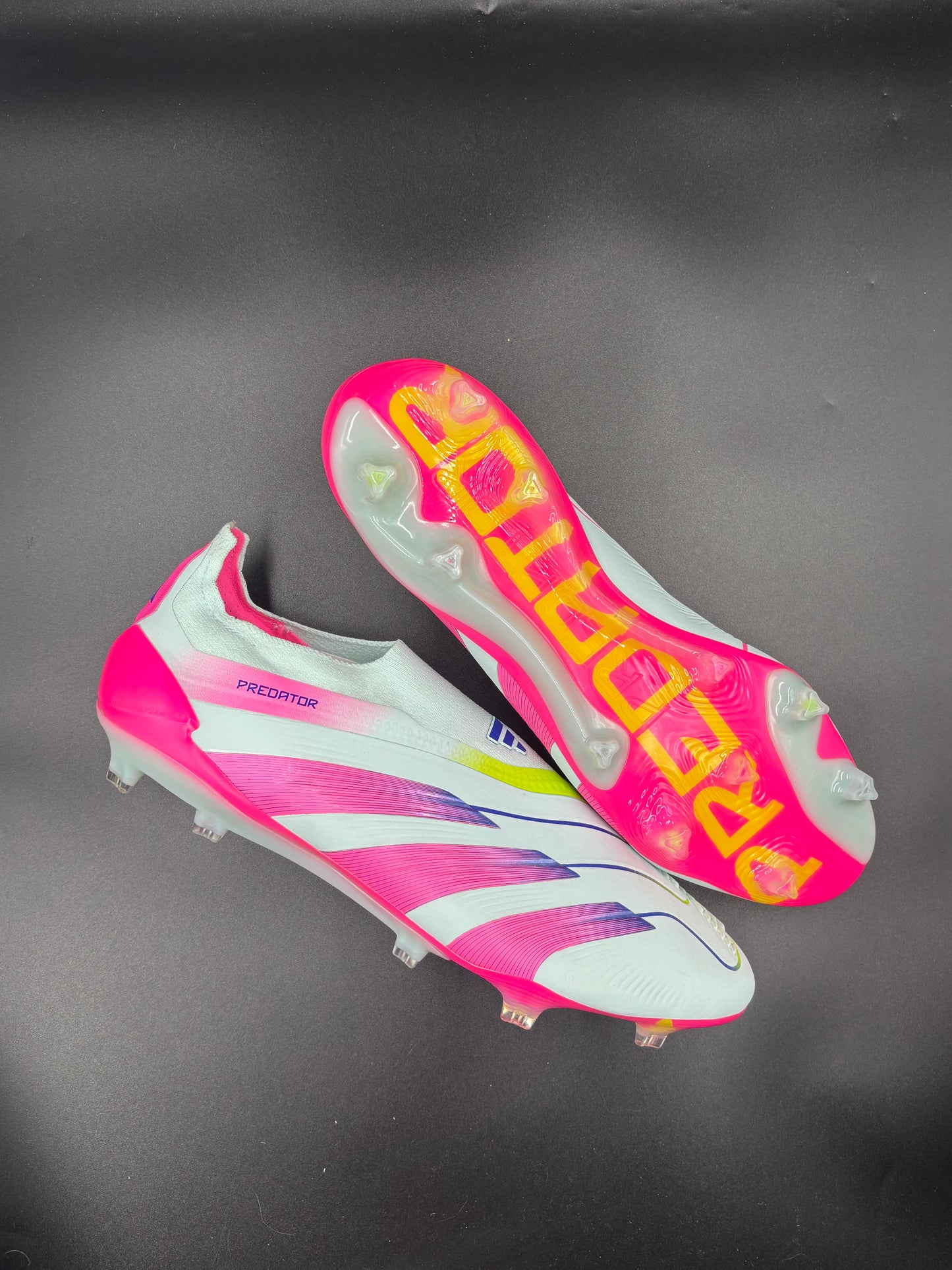 Adidas Predator Laceless FG