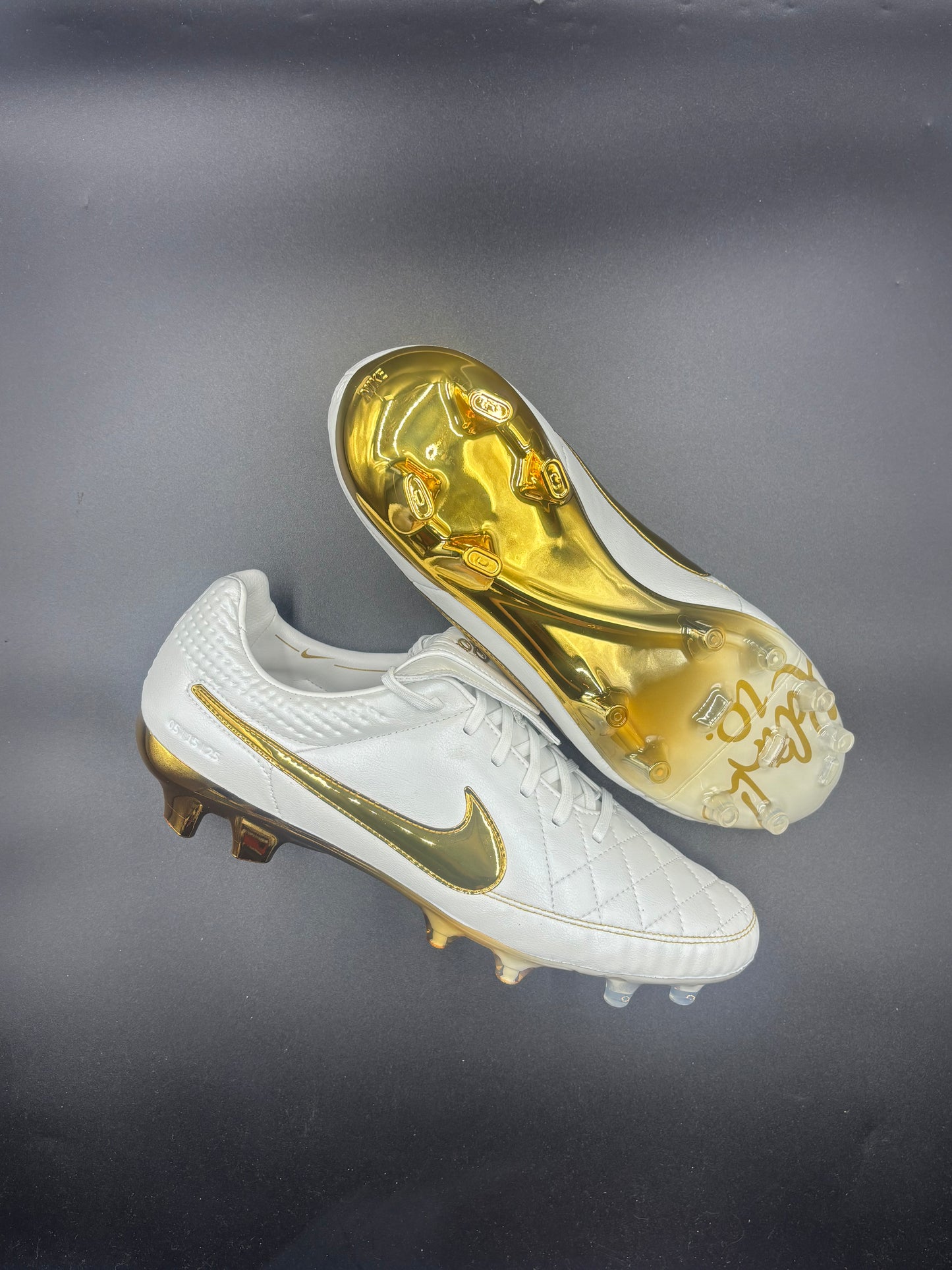 Nike Tiempo Legend R9 Remake